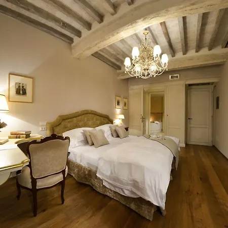 Bed & Breakfast La Corte Di Ambra 3*