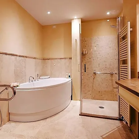 Bed & Breakfast La Corte Di Ambra