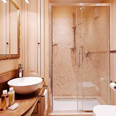 Bed & Breakfast La Corte Di Ambra 4*