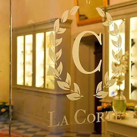 La Corte Di Ambra Bed & Breakfast 4*