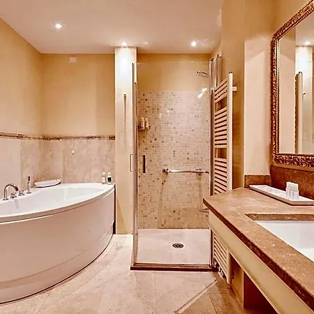 La Corte Di Ambra Bed & Breakfast 4*